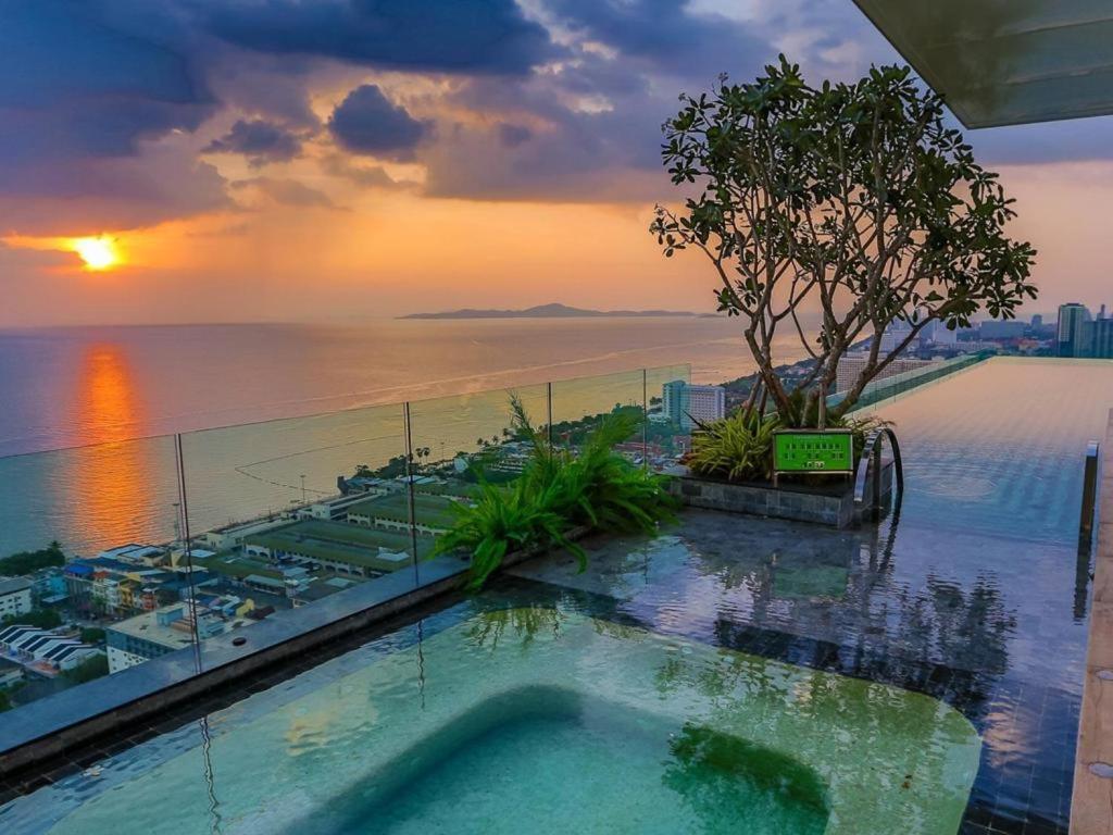 Appartamento The Riviera Jomtien Studio Sea View High Floor Esterno foto